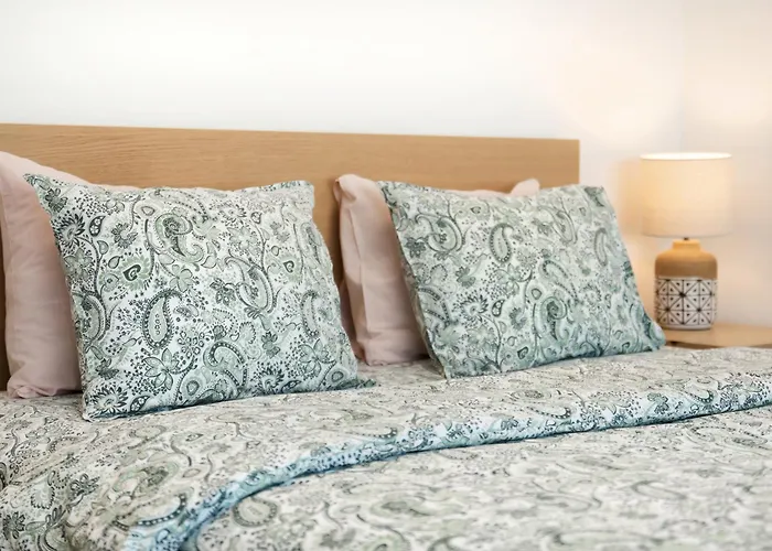 With View And Free Parking *